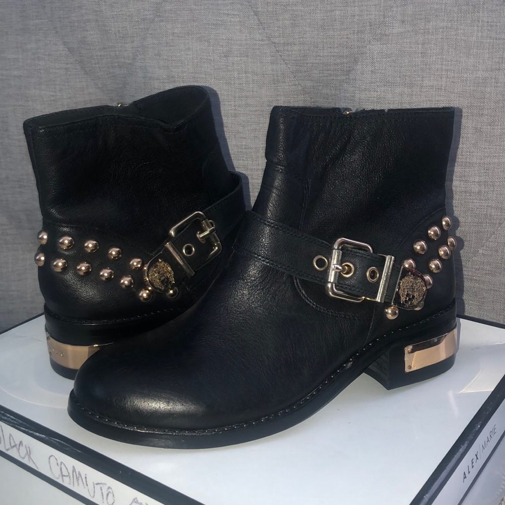 Vince Camuto Black and good booties